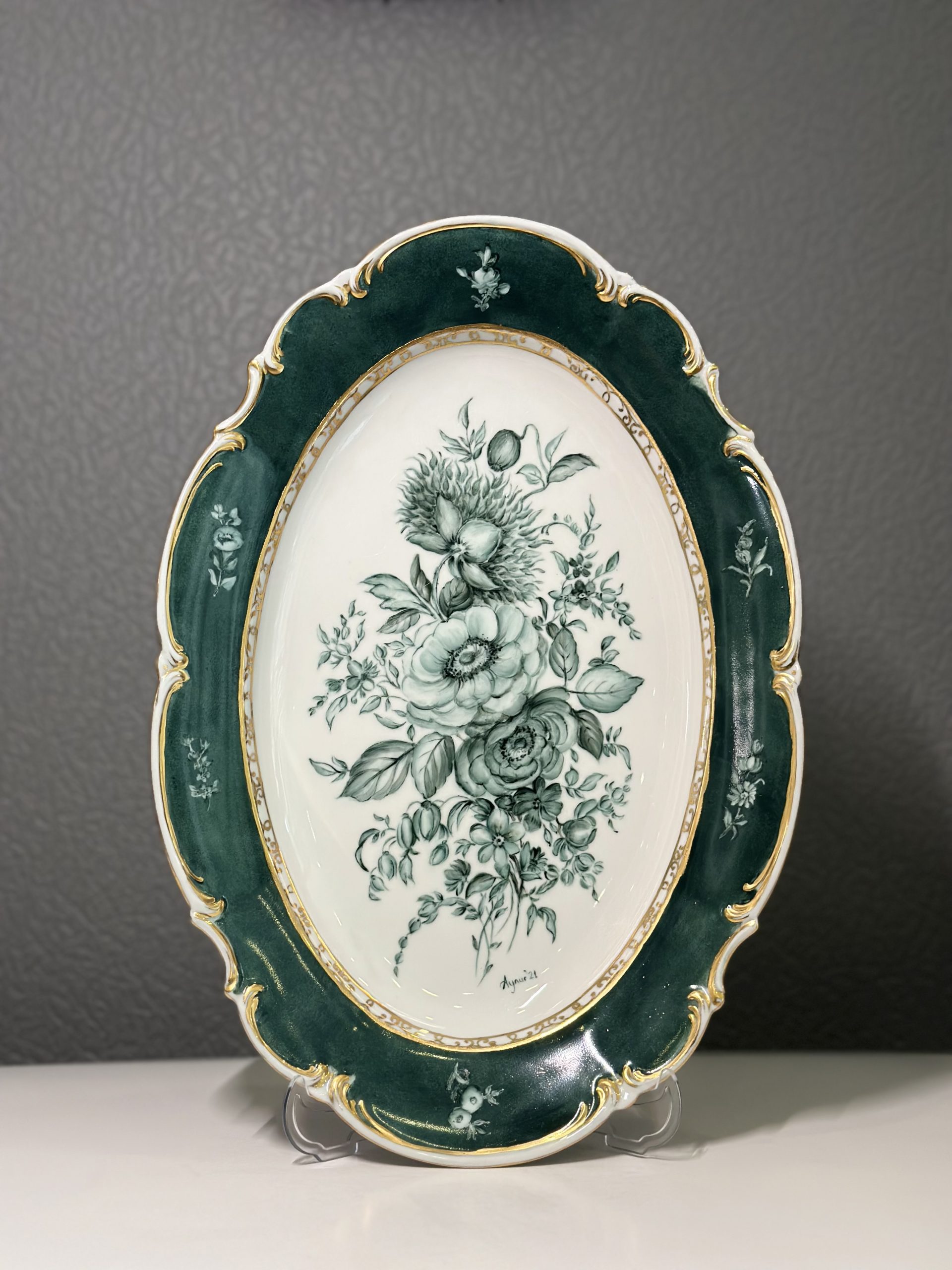 Yeşil oval tabak